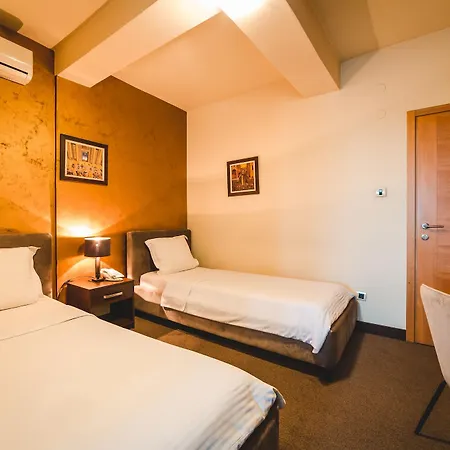 Keto Hotel 3*